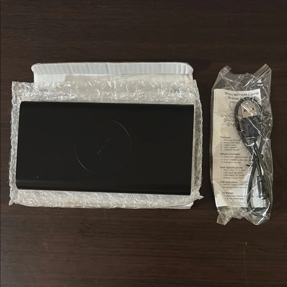 🆕 NWT Black Wireless Charging Power Bank with USB Micro and USB Type A